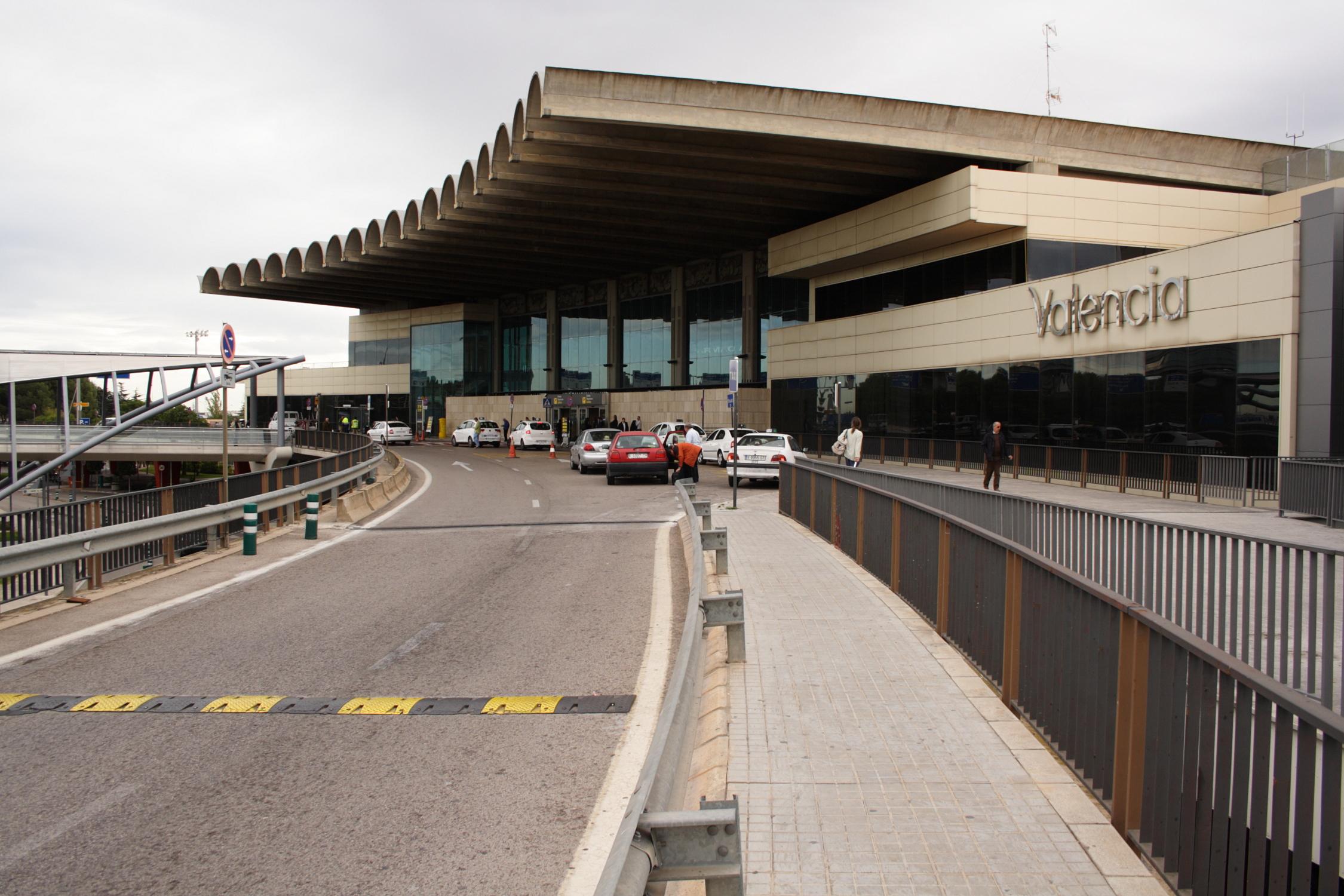 Cómo llegar desde el aeropuerto de Valencia al centro: Todas las opciones y recomendaciones para hasta Valencia centro
